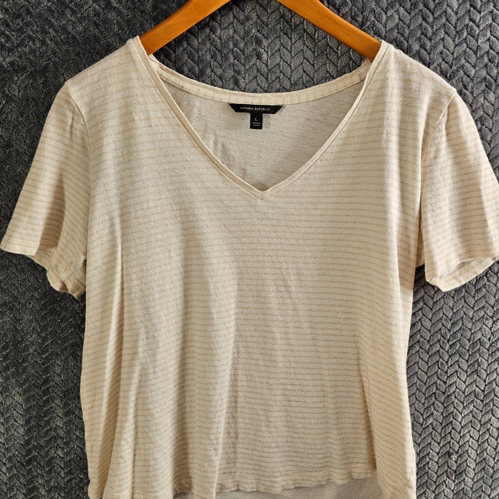 Banana Republic Womens Large Cream Tan Striped‎ V-Neck Short Sleeve T-Shirt Tee
